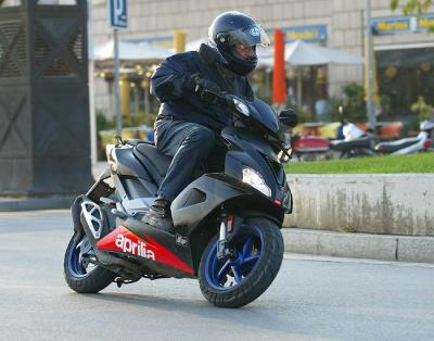 20070811110423-aprilia-sr-ditech-2005-1573-1.jpg